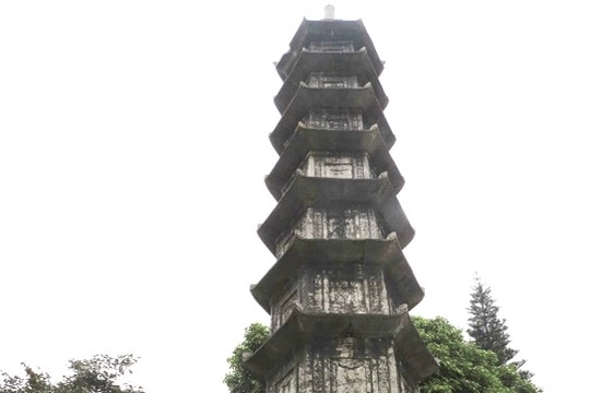 Tòa cửu phẩm liên hoa bằng đá hiếm có ở Kim Thành