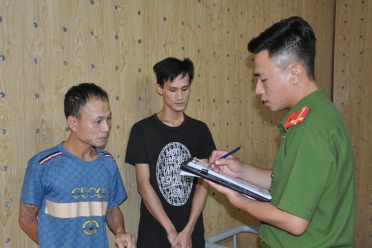 Bắt 2 đối tượng gây hơn 10 vụ cướp điện thoại ở Hải Dương