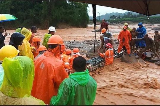 Lở đất tại Ấn Độ, gần 20 người thiệt mạng, hàng trăm người mắc kẹt