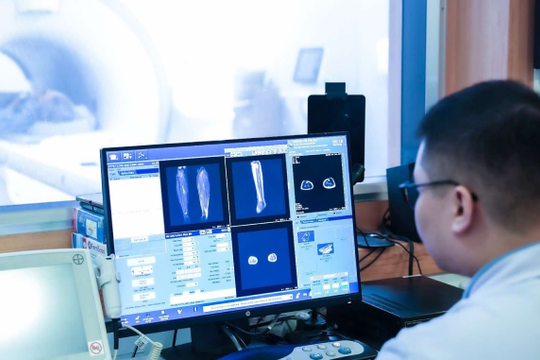 Nhiều bác sĩ Bệnh viện Bạch Mai muốn đóng cửa phòng mạch để khám ngoài giờ tại viện