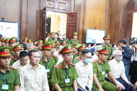 Đại án đăng kiểm: Cựu trưởng phòng trốn ra nước ngoài sau khi "ăn" hối lộ