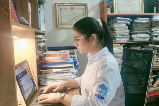 Á khoa toàn quốc khối D và thủ khoa khối A của Hải Dương nộp lệ phí xét tuyển đại học trực tuyến thành công