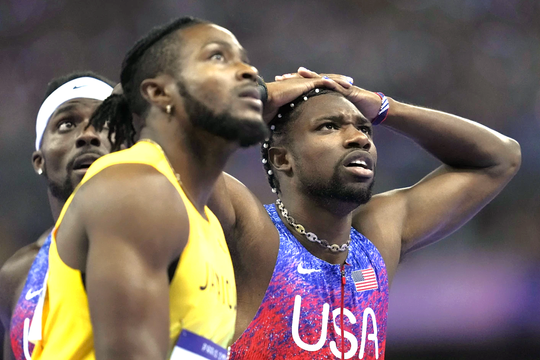 Chân chạm đích đầu tiên, vận động viên Jamaica vẫn mất huy chương vàng Olympic
