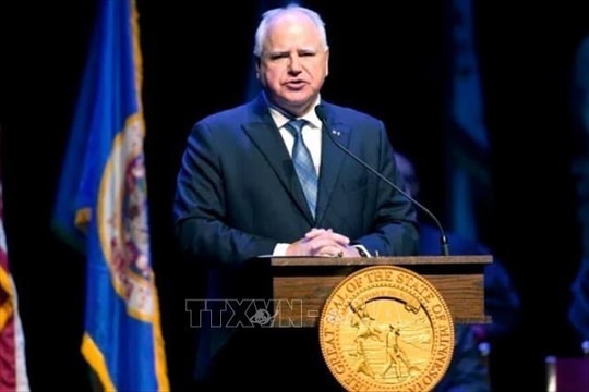 Bà Kamala Harris chọn Thống đốc bang Minnesota Tim Walz là người liên danh tranh cử