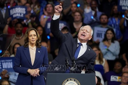 Bầu cử Mỹ 2024: Đa số dân Mỹ tham gia khảo sát chưa biết nhiều về ông Tim Walz