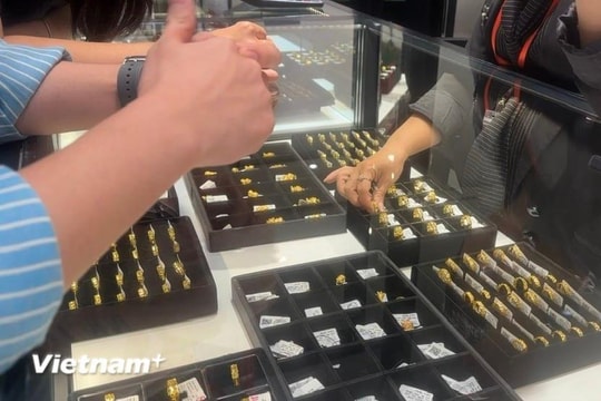 Giá vàng nhẫn giảm 250.000 đồng, tỷ giá trung tâm tăng mạnh