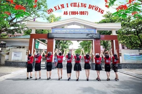 Họp khóa quá đà