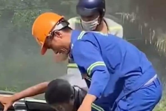 Giây phút nghẹt thở cứu lái xe Volvo bẹp dúm trên cầu Phú Mỹ