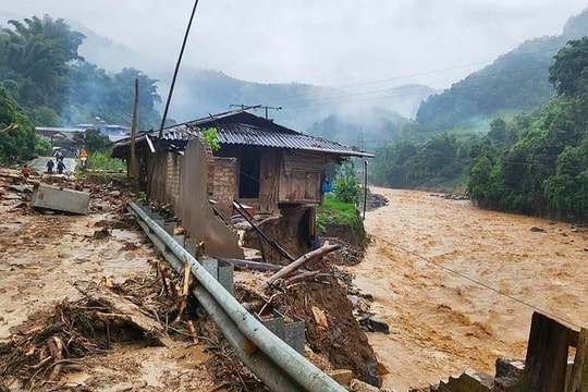 Thủ tướng chỉ đạo tập trung ứng phó nguy cơ mưa lũ, sạt lở đất, lũ quét tại Bắc Bộ