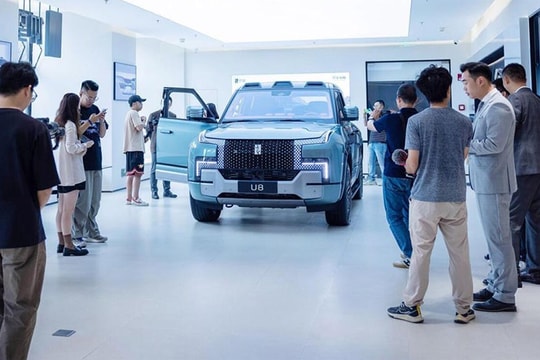 Xe điện hóa chiếm nửa doanh số ô tô ở Trung Quốc