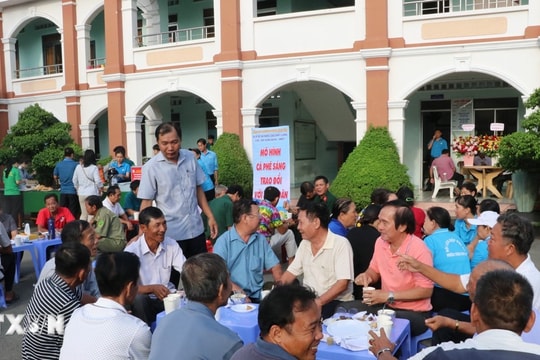 Quy định 144-QĐ/TW: “Trọng dân” và “gần dân” một cách thực chất