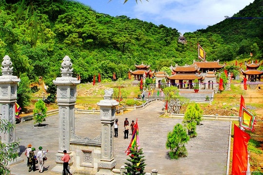 Thăm đền Nguyễn Trãi
