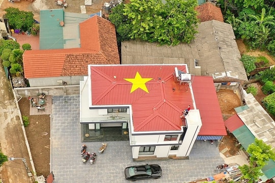 Làn sóng "biến mỗi nóc nhà thành một lá cờ Tổ quốc"