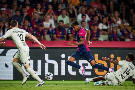 Barca thua 0-3 trước ngày mở màn La Liga