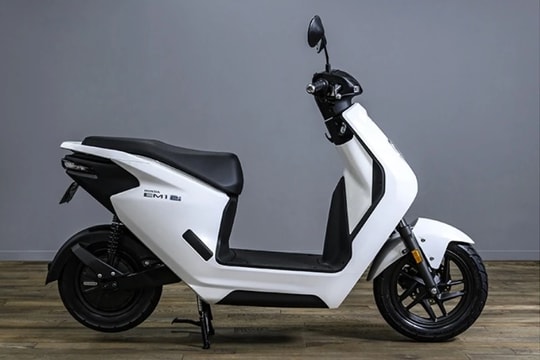 Honda sản xuất xe máy điện cho "đối thủ" Yamaha