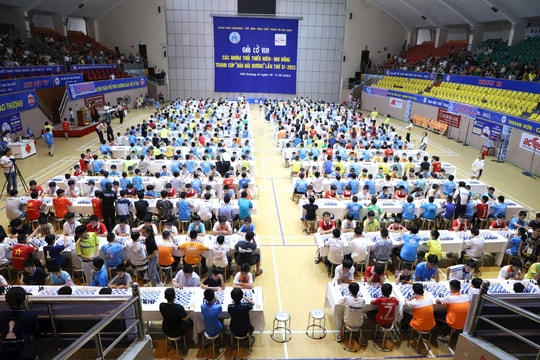670 kỳ thủ của 14 câu lạc bộ dự Giải cờ vua các nhóm tuổi thiếu niên, nhi đồng tranh cúp Báo Hải Dương