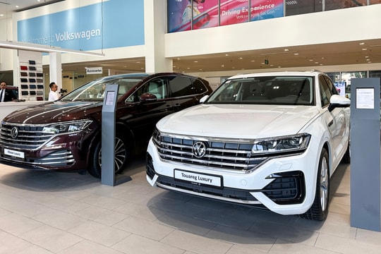 Volkswagen Touareg hạ giá bán lẻ 300 triệu đồng