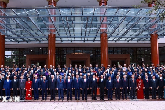 Bộ trưởng Công an Lương Tam Quang được bầu làm Ủy viên Bộ Chính trị