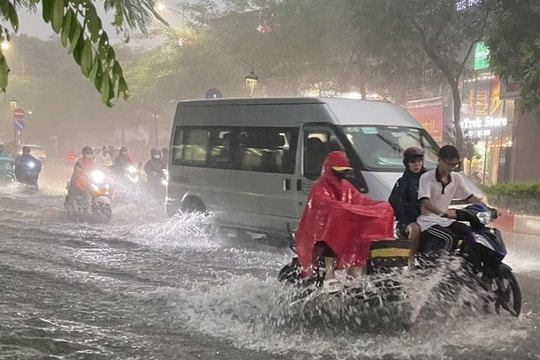 Khu vực Bắc Bộ, Bắc Trung Bộ mưa dông, cục bộ có nơi mưa to