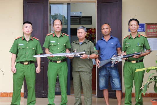 Phát hiện 1 khẩu súng M16 dưới kênh mương ở xã Lê Lợi (Gia Lộc)