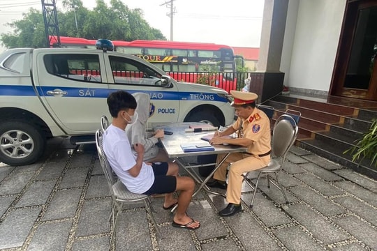Công an Thanh Miện phạt 5 phụ huynh giao xe cho người chưa đủ tuổi điều khiển