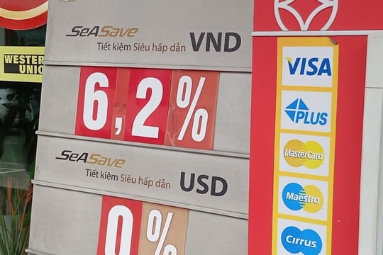 Lãi suất huy động trên 6% tại các ngân hàng bất ngờ "rơi rụng" dần
