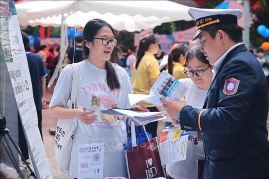 Lý giải điểm chuẩn đại học năm 2024 tăng cao ở một số ngành