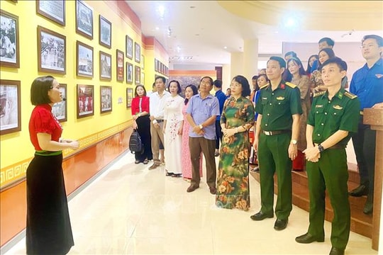 Triển lãm ảnh "Dấu ấn của Đại tướng Võ Nguyên Giáp với Điện Biên Phủ"