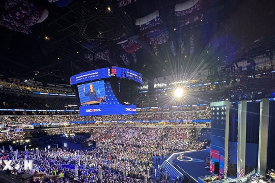 Tổng thống Joe Biden chính thức "trao ngọn đuốc" cho cấp phó Kamala Harris