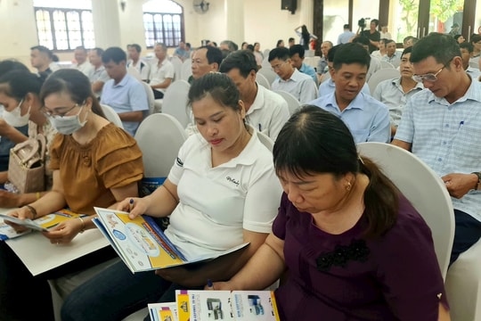 Hải Dương hướng dẫn tiêm vaccine phòng dịch tả lợn châu Phi cho hơn 300 cán bộ thú y cơ sở