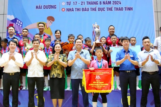 Đội tuyển Thanh Miện vô địch Giải bóng đá nhi đồng U10 tỉnh Hải Dương