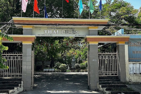 Tặng vở thay tiền cho học sinh, hiệu trưởng ở Đà Nẵng phải trả lại 138 triệu đồng