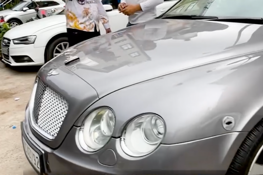 Xe siêu sang Bentley Flying Spur đi 30.000km rao bán chưa đến 900 triệu đồng