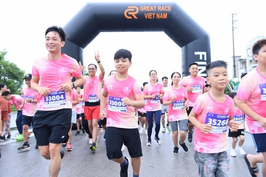 Khoảng 1.300 vận động viên tham gia Giải chạy Hải Dương Half Marathon tại Chí Linh, vận động viên nhỏ nhất mới 3 tuổi