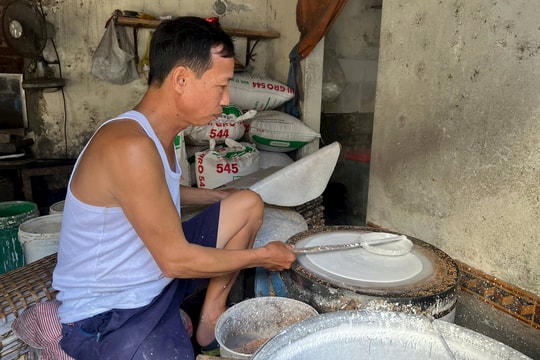 Nghề thủ công cho ra bánh đa nướng thơm ngon ở thôn Đào Lâm (Thanh Miện)