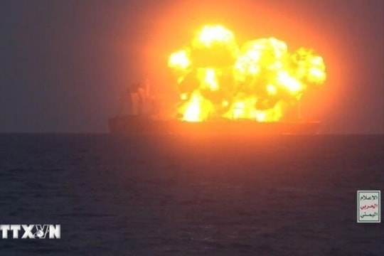 Nguy cơ tràn 1 triệu thùng dầu sau vụ Houthi tấn công tàu Sounion