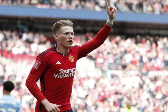 Man Utd bán McTominay sang Serie A