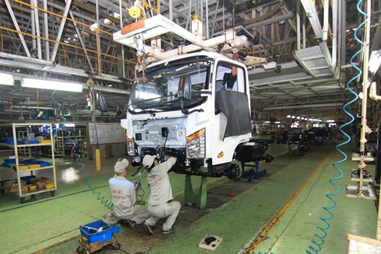 Local car makers to benefit from 50% registration fee cut