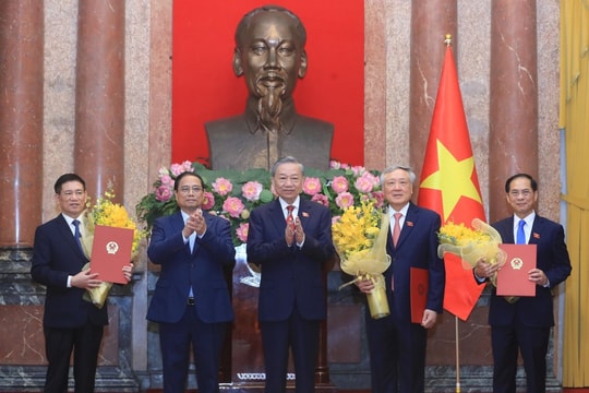 Trao quyết định bổ nhiệm 3 Phó Thủ tướng, 2 Bộ trưởng