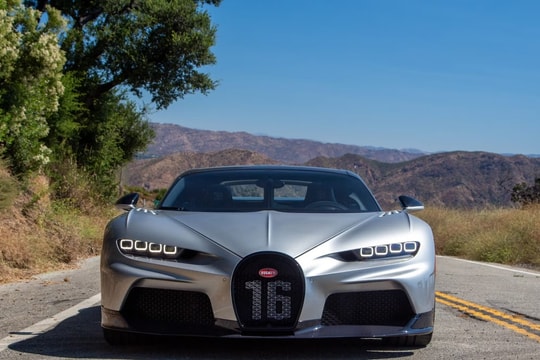 "Ngã ngửa" với cặp đèn pha ô tô của Bugatti Chiron có giá hơn 4 tỷ đồng