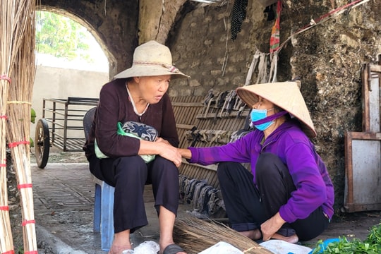 Già cậy ai?