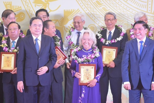 Vinh danh 135 trí thức khoa học công nghệ tiêu biểu 2024