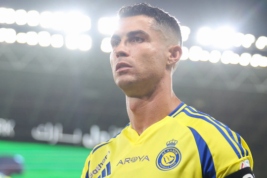Khoe ghi 899 bàn có video làm bằng chứng, Ronaldo ngầm chê kỷ lục của Pele?