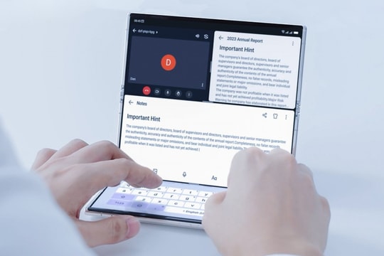 Tecno trình diễn điện thoại màn hình gập ba 10 inch