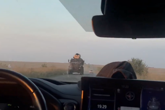 Phóng viên Mỹ đăng tải video xe quân sự Ukraine hoạt động ở tỉnh Kursk của Nga