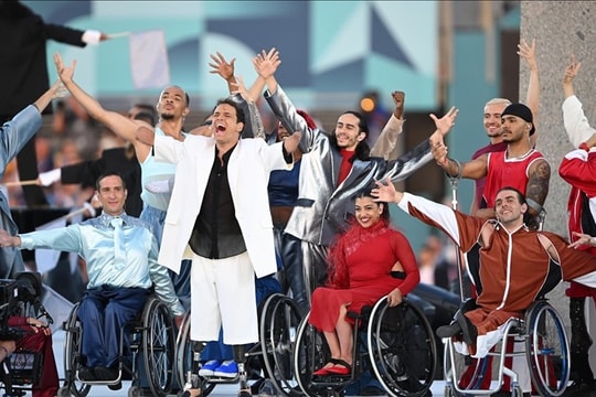 Lễ khai mạc Paralympic Paris 2024: Những màn trình diễn cảm xúc và ấn tượng