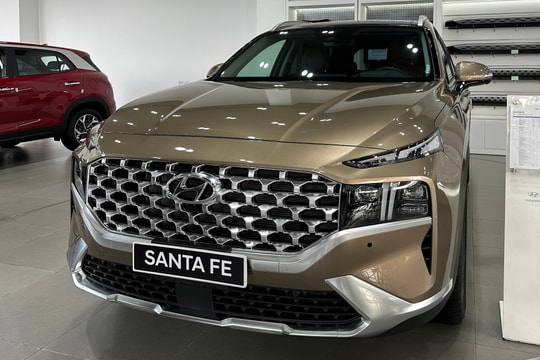 Hyundai Santa Fe giảm giá 40-60 triệu đồng