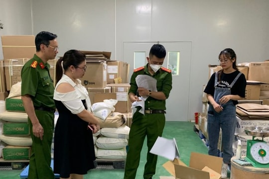 Công an Chí Linh khởi tố Tổng Giám đốc Công ty CP sữa Hà Lan tội sản xuất, buôn bán hàng giả
