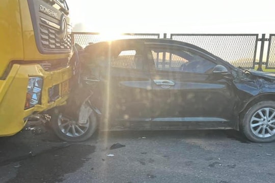 Cao tốc Mai Sơn - quốc lộ 45 tê liệt nhiều giờ sau tai nạn