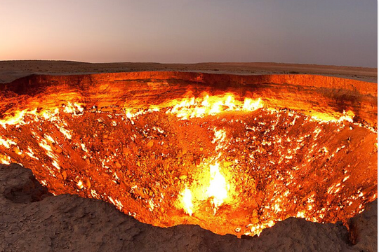 "Cổng địa ngục" rực lửa bí ẩn ở Turkmenistan